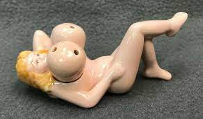 boob-salt-shaker