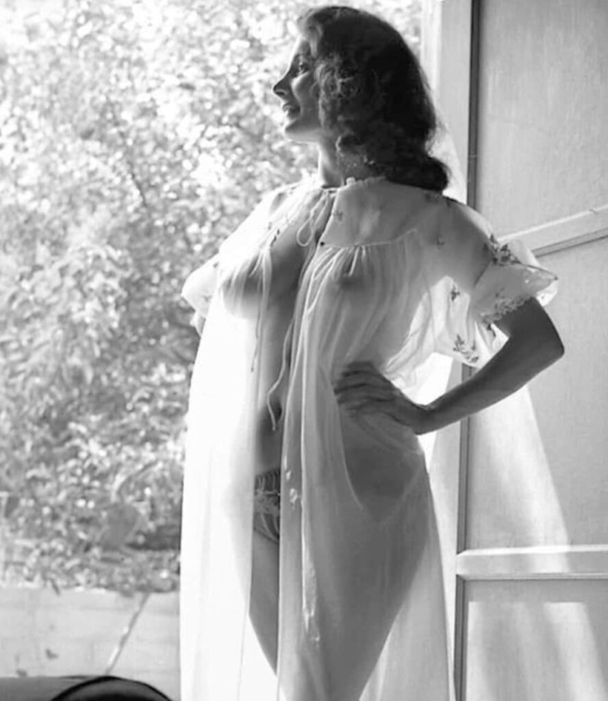 Big Boob women Picture Prints Shop